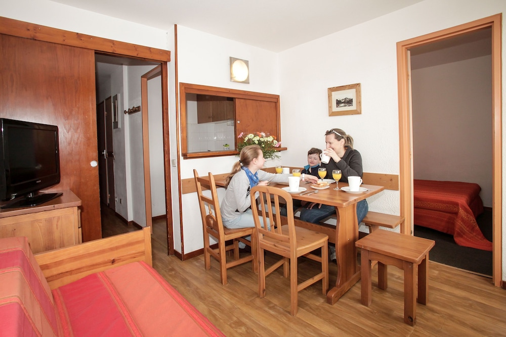 LE HAMEAU DU BORSAT 28/50