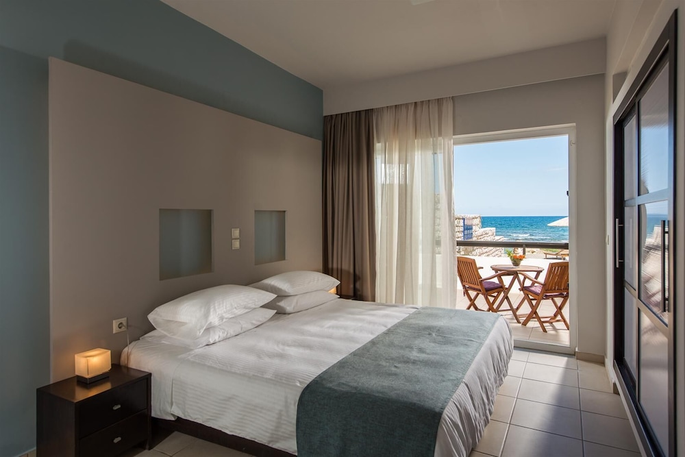Maisonette, Family, 2 King Beds, Sea Front, Sofa