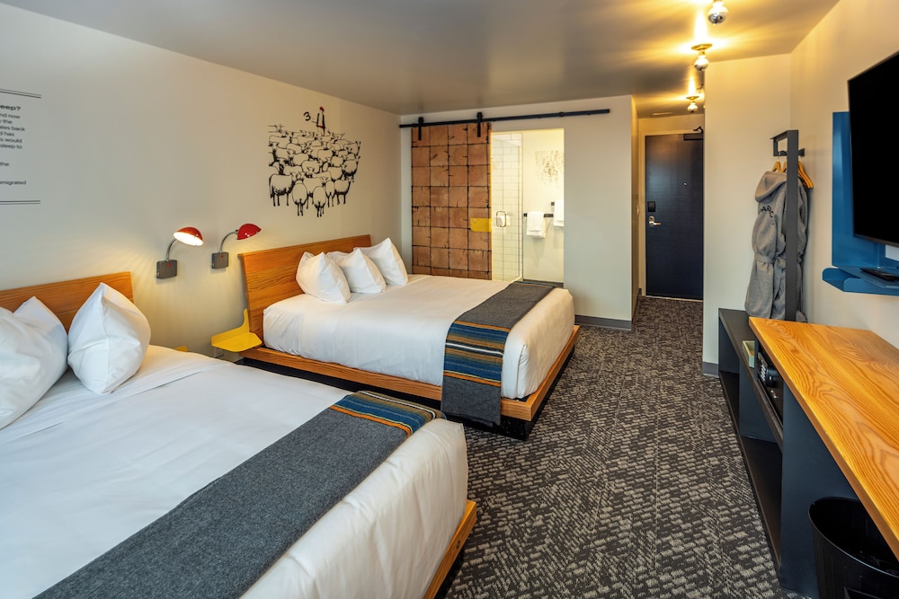 Room, 2 Queen Beds