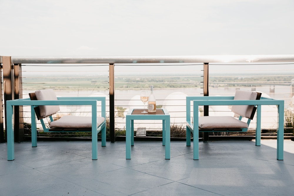Hu Hotel Memphis 46/50