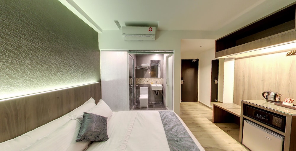 Flora by Crossroads Hotel 22/47
