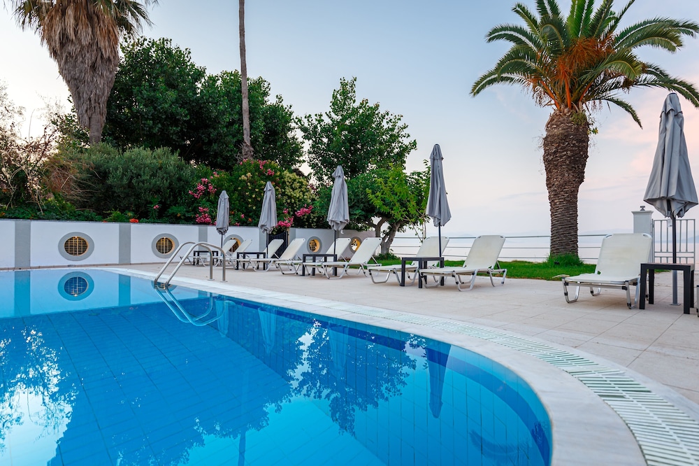 Sirocco Hotel 23/36