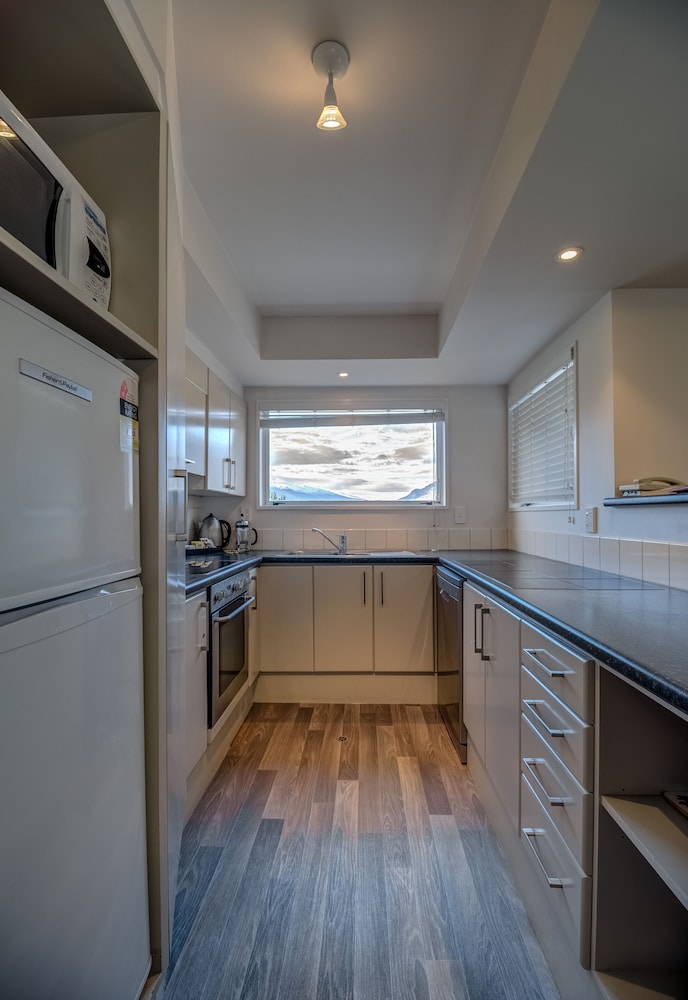 Lakefront Apartments and Lodges 22/49