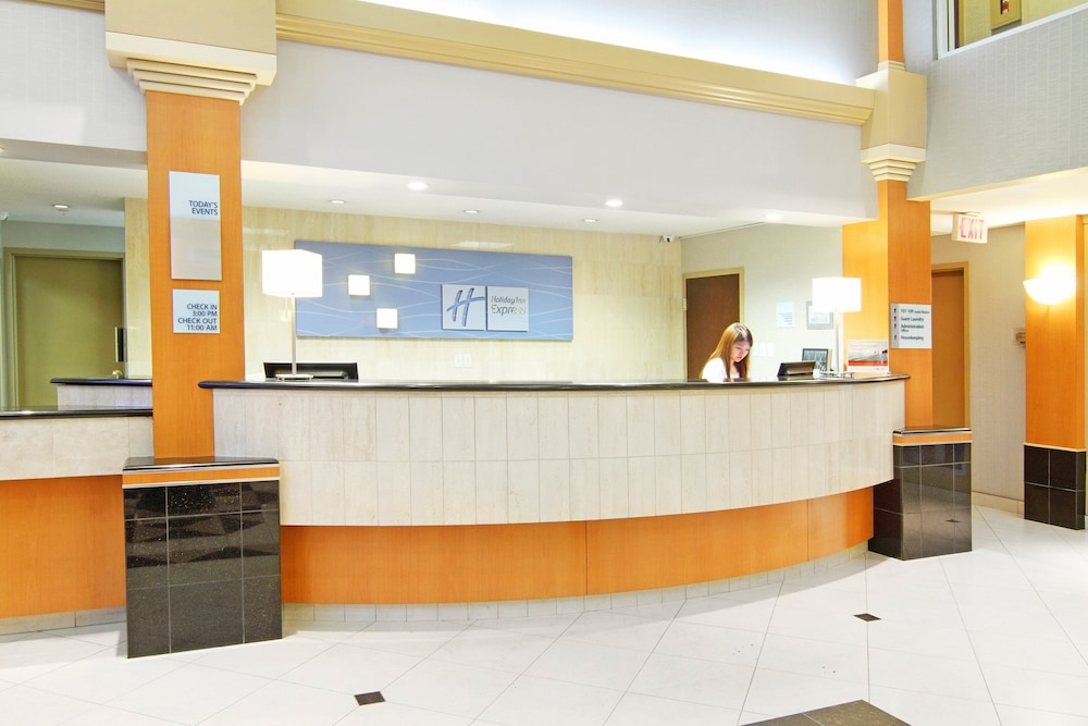 Holiday Inn Express Hotel Suites Calgary South Macleod Trail S 5/73