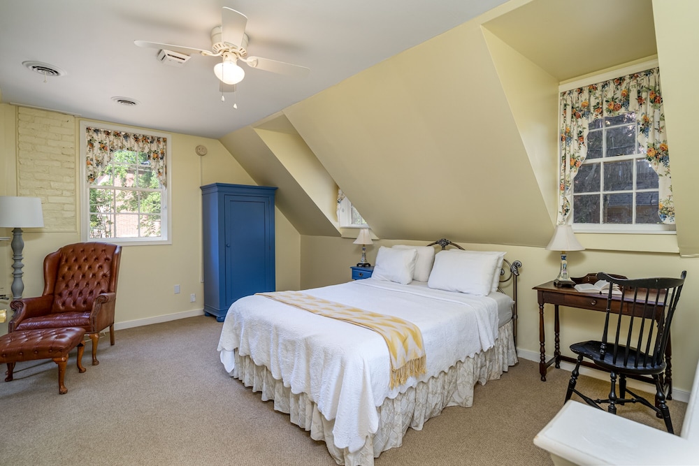Cedars of Williamsburg Bed & Breakfast 17/50