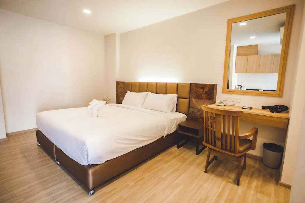 B2 Amata Nakorn Premier Hotel 10/34