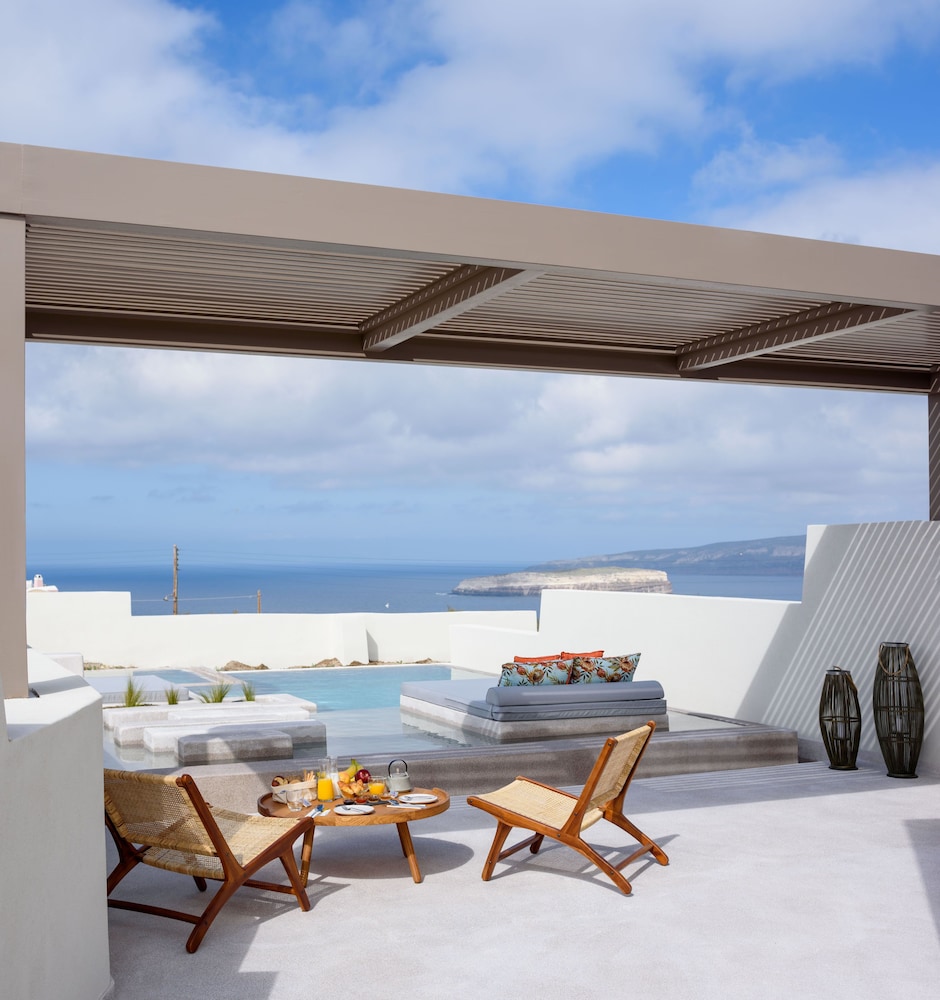 Potnia Theron Suites 54/79