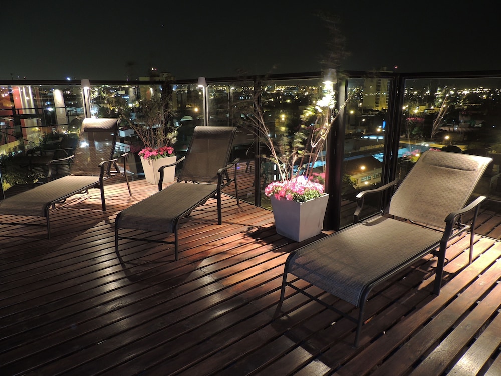 Premium Tower Suites San Luis 37/60