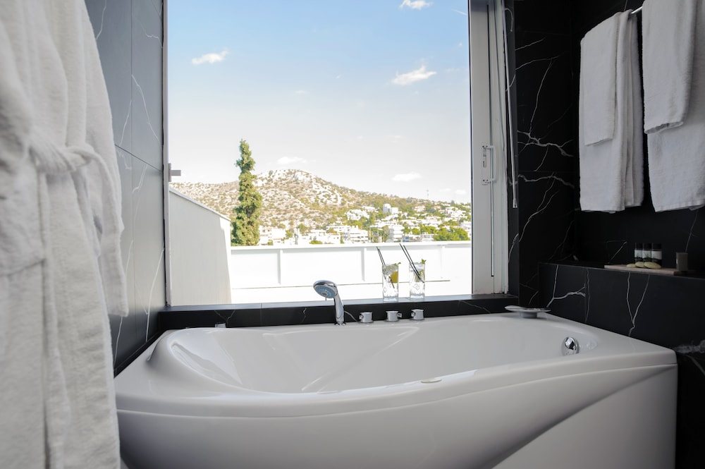 Athenian Riviera Hotel & Suites 46/72