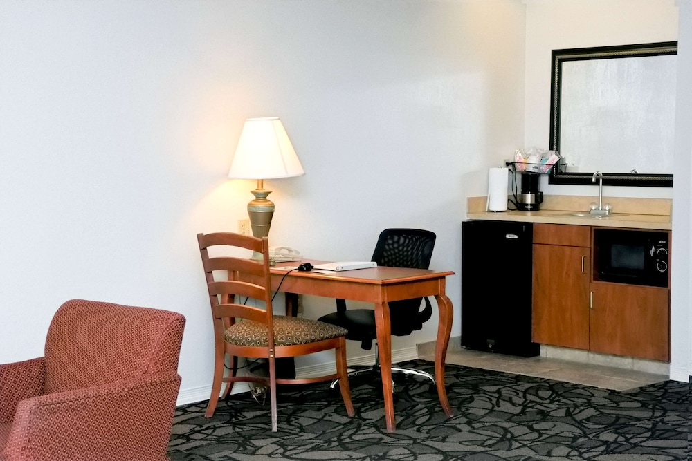Hampton Inn & Suites Birmingham-Pelham (I-65) 36/48