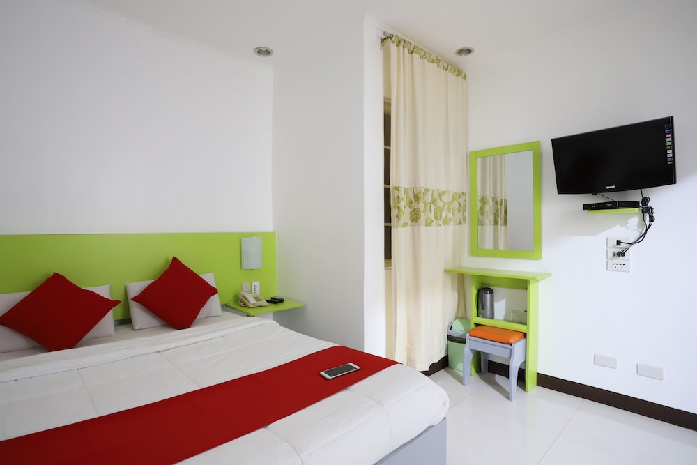 OYO 210 Apple Tree Suites 13/37
