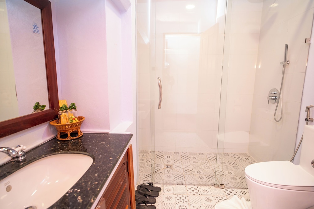 Muangthong Hotel 46/50