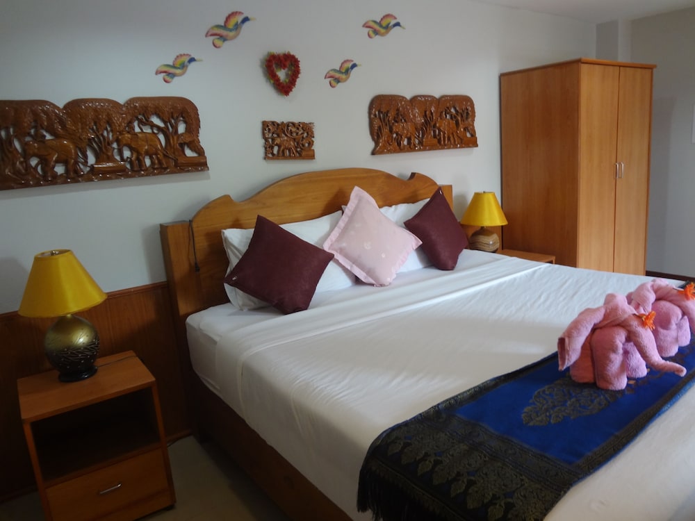 Ngamta Hotel 15/65