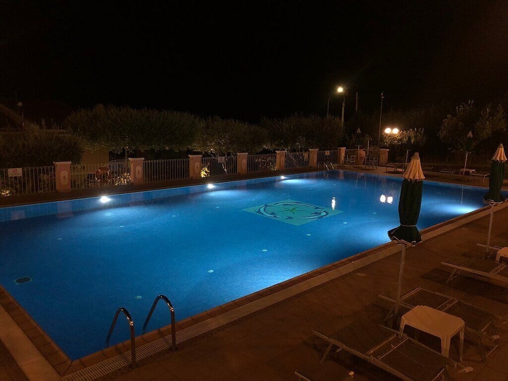 Hotel Ristorante Borgo La Tana 20/50