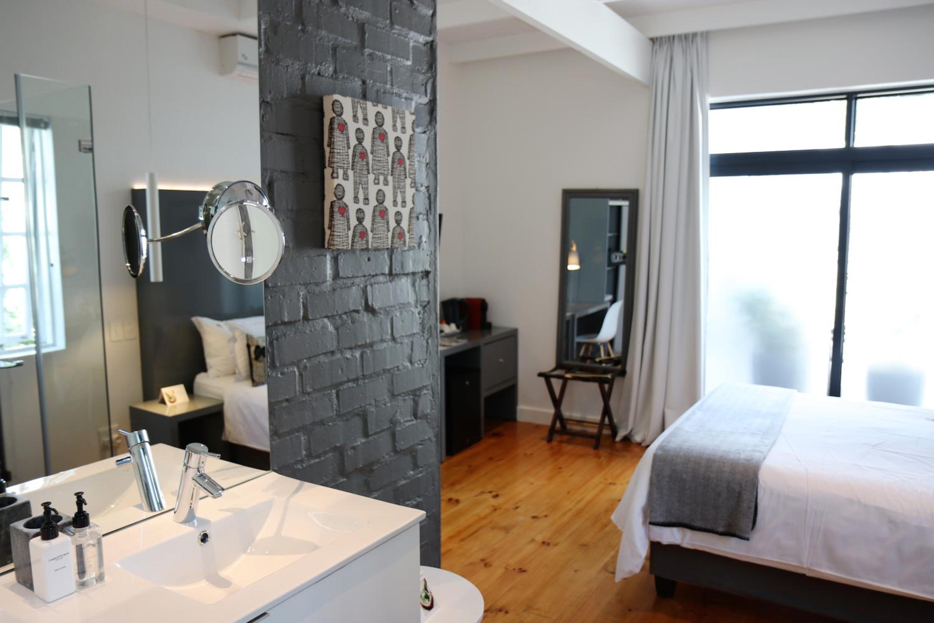 Classic, Double Bed, No View, Dysart Boutique Hotel 6/6