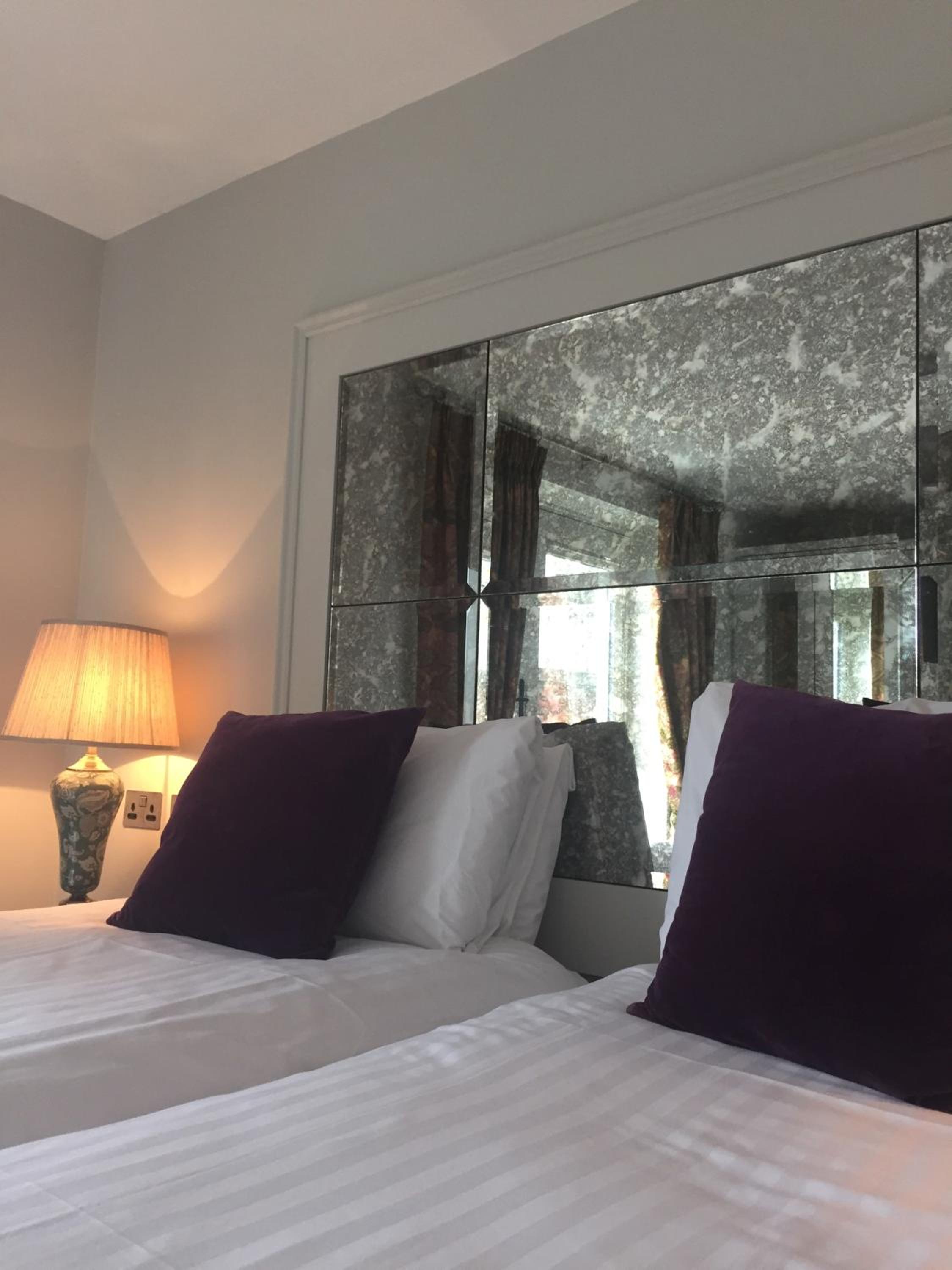Town House, Suite