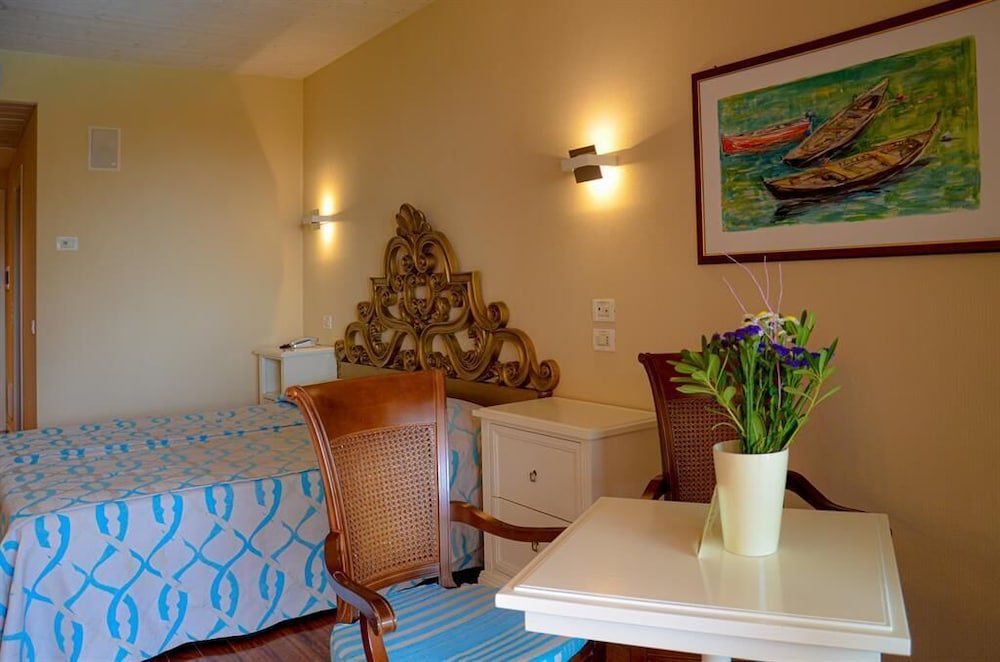 Villa Madrina Lovely and Dynamic Hotel 35/49
