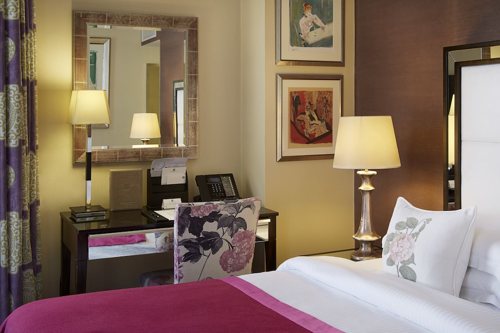 THE MANDEVILLE HOTEL 22/62