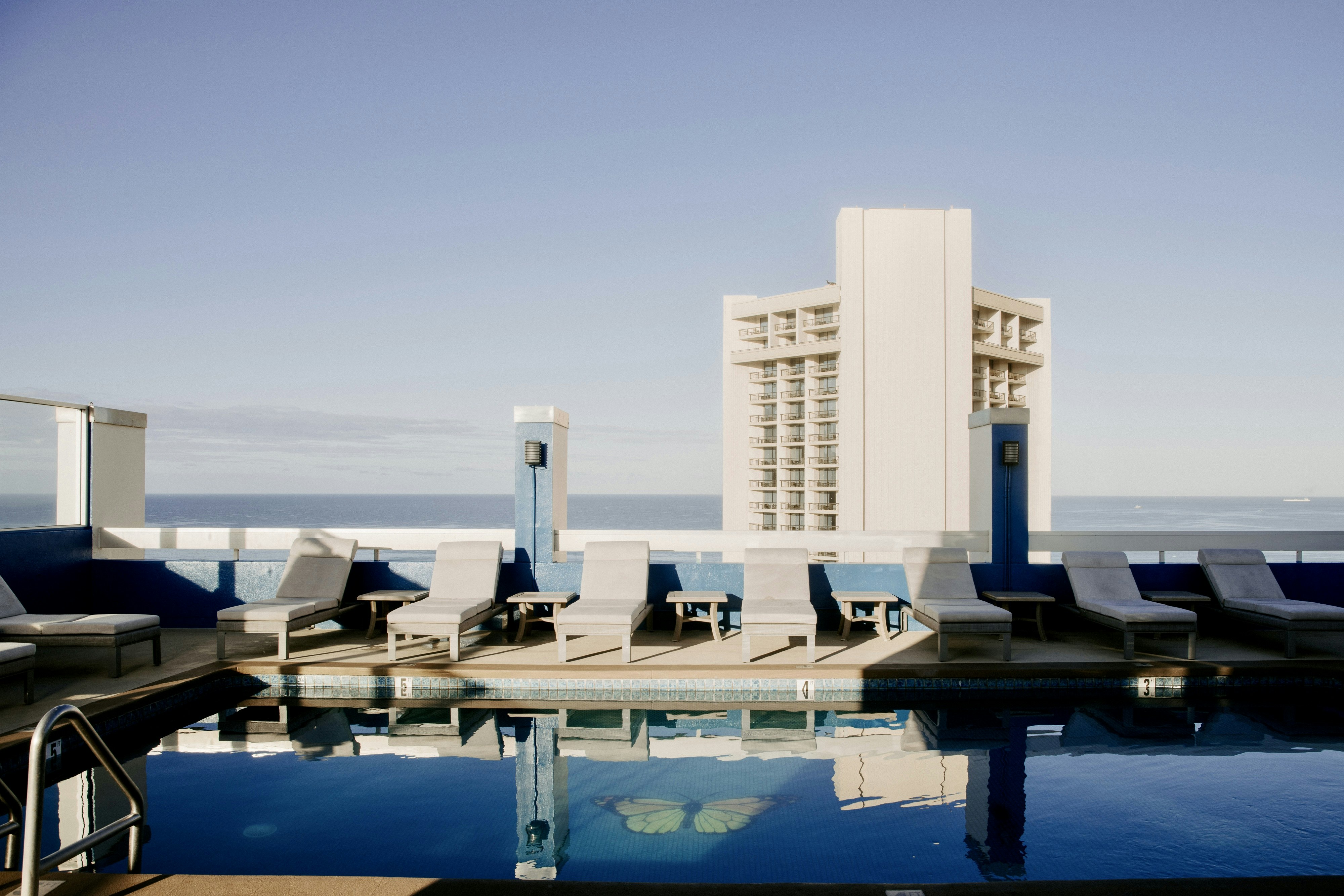 Pacific Monarch Hotel 69/73