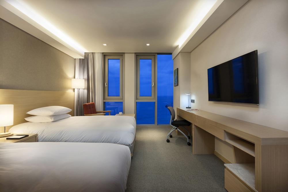 Hotel Regent Marine The Blue 12/69