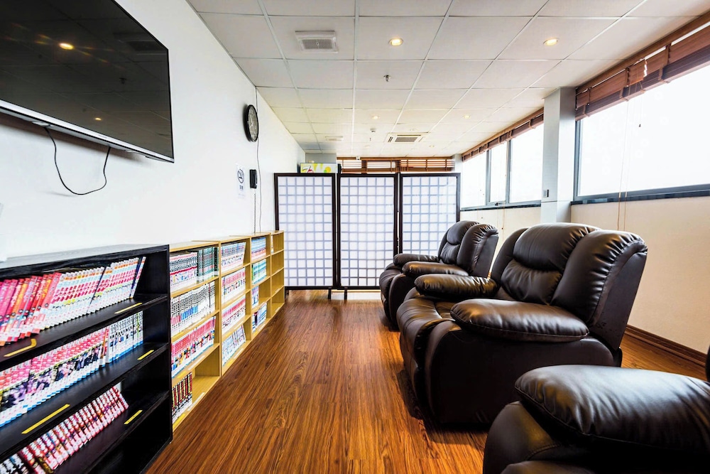 Sakura Hotel 3 44/56