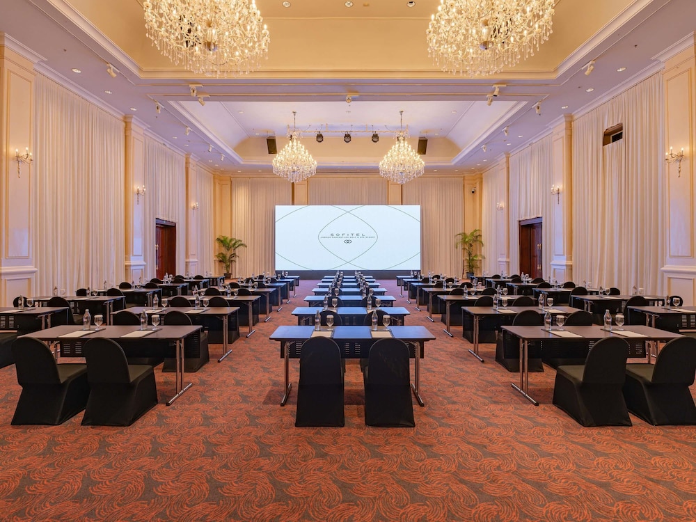 Sofitel Angkor Phokeethra Golf and Spa Resort 40/50