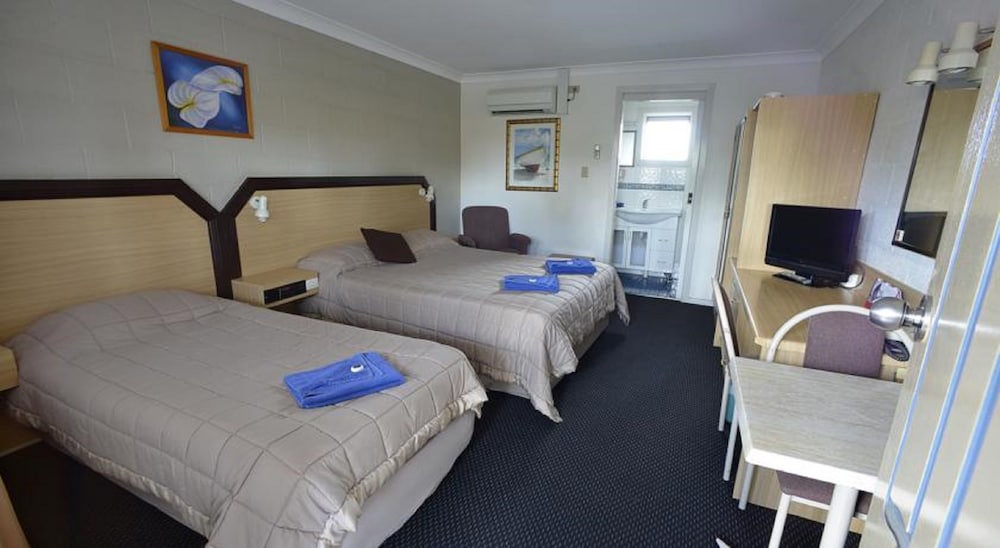 BELLVIEW MOTEL 16/55
