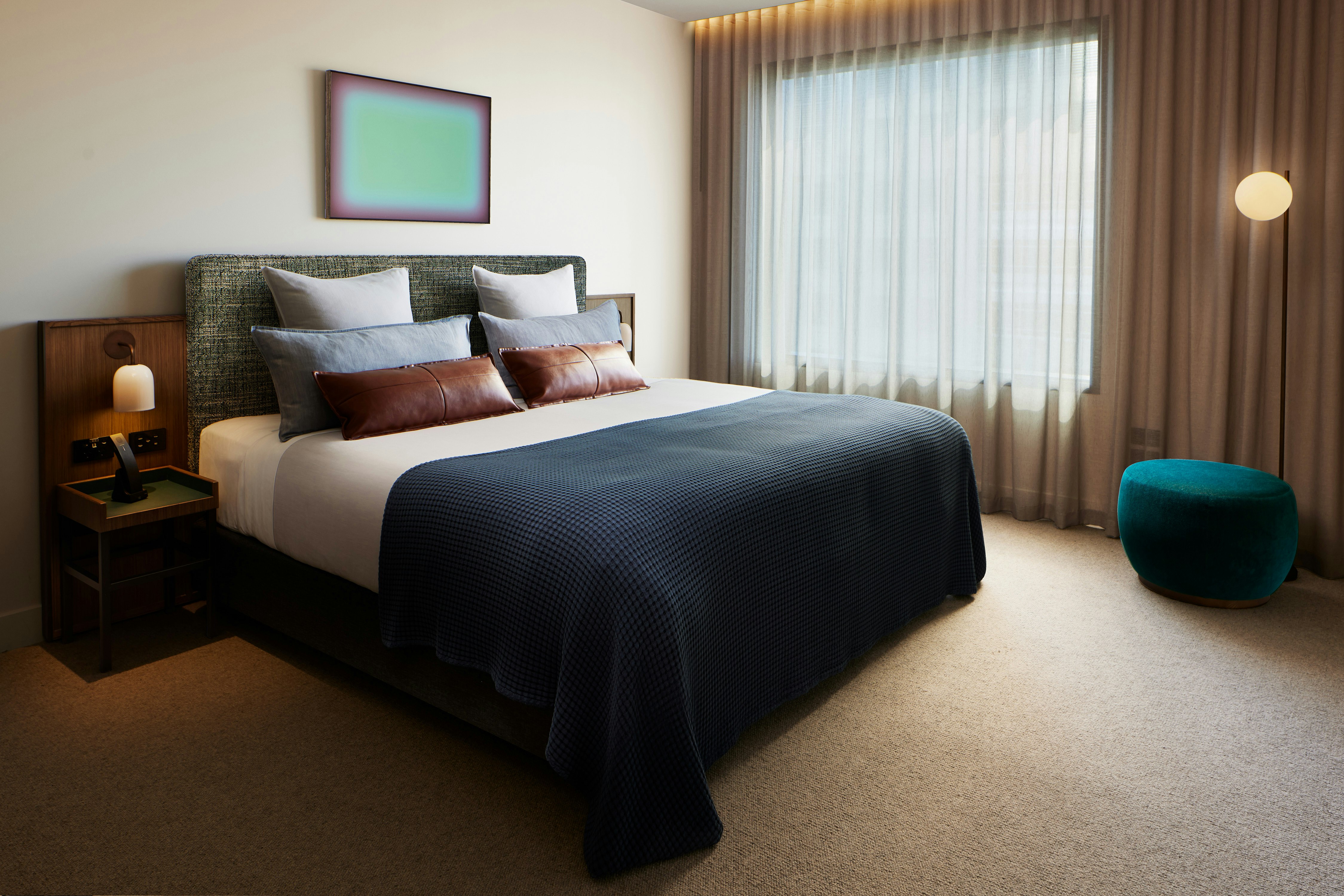 1 BEDROOM, CLUB, EXECUTIVE, SUITE, KING BED