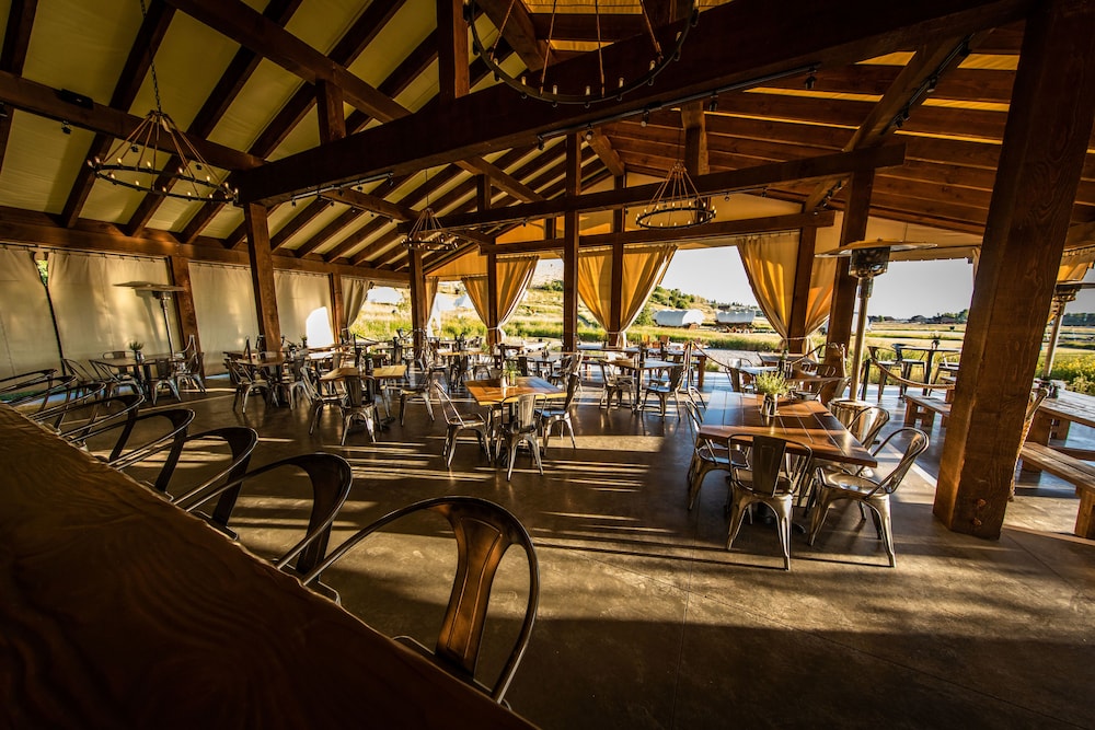 Conestoga Ranch Glamping Resort 84/100