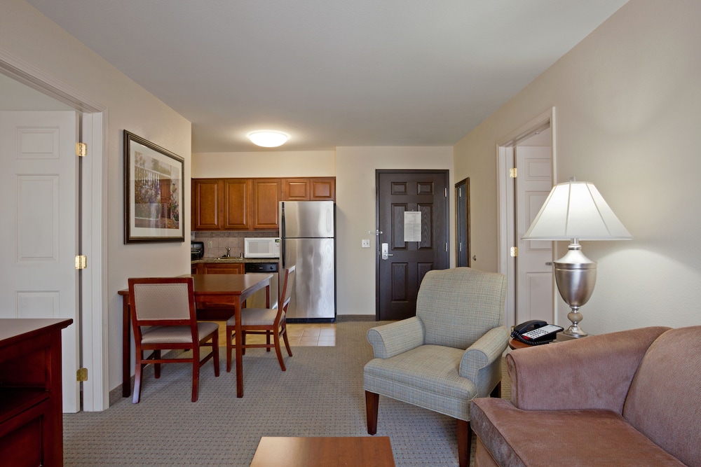 Staybridge Suites Palmdale 23/43