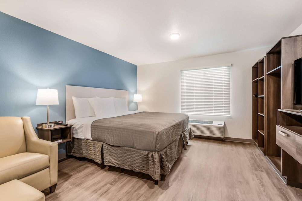 WoodSpring Suites Charlotte - University Research Park 20/50