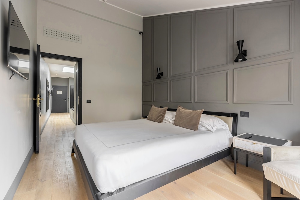 Suite, Jetted Tub