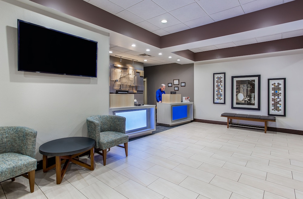 Holiday Inn Express Hotel and Suites Morristown 39/49