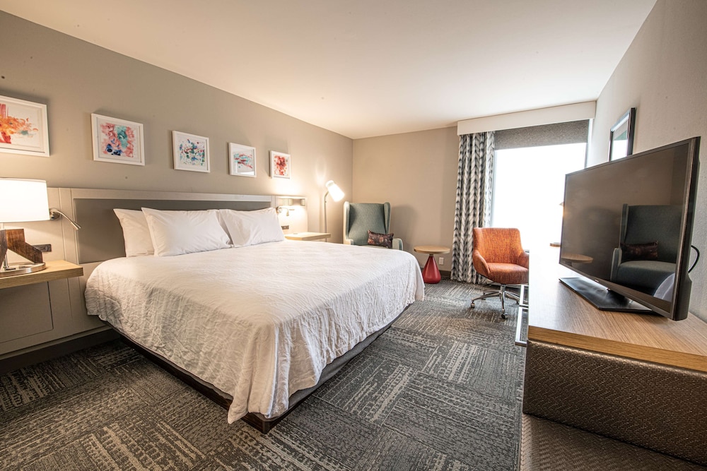 ROOM, KING BED
