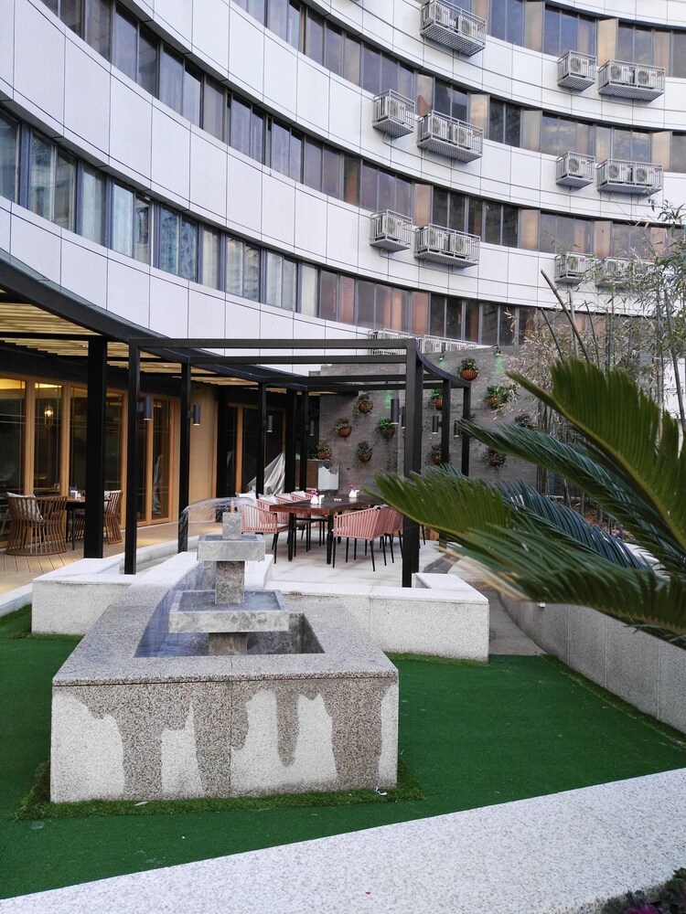 Atour Hotel Ningbo Tianyi Square 25/30