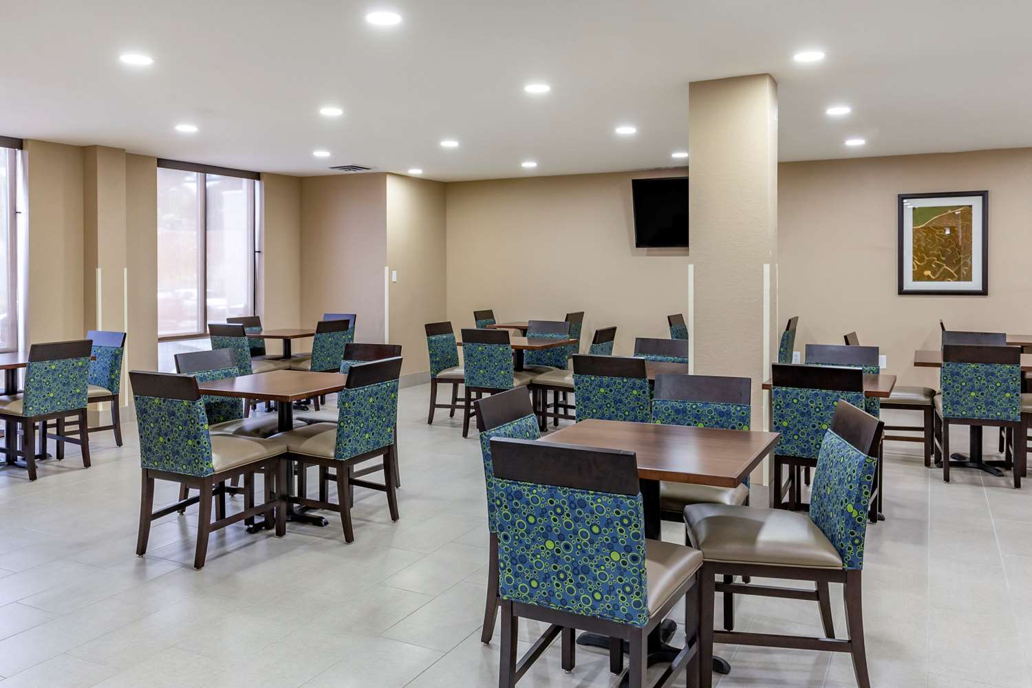 Comfort Inn & Suites Spring Lake - Fayetteville near Fort Bragg 21/26