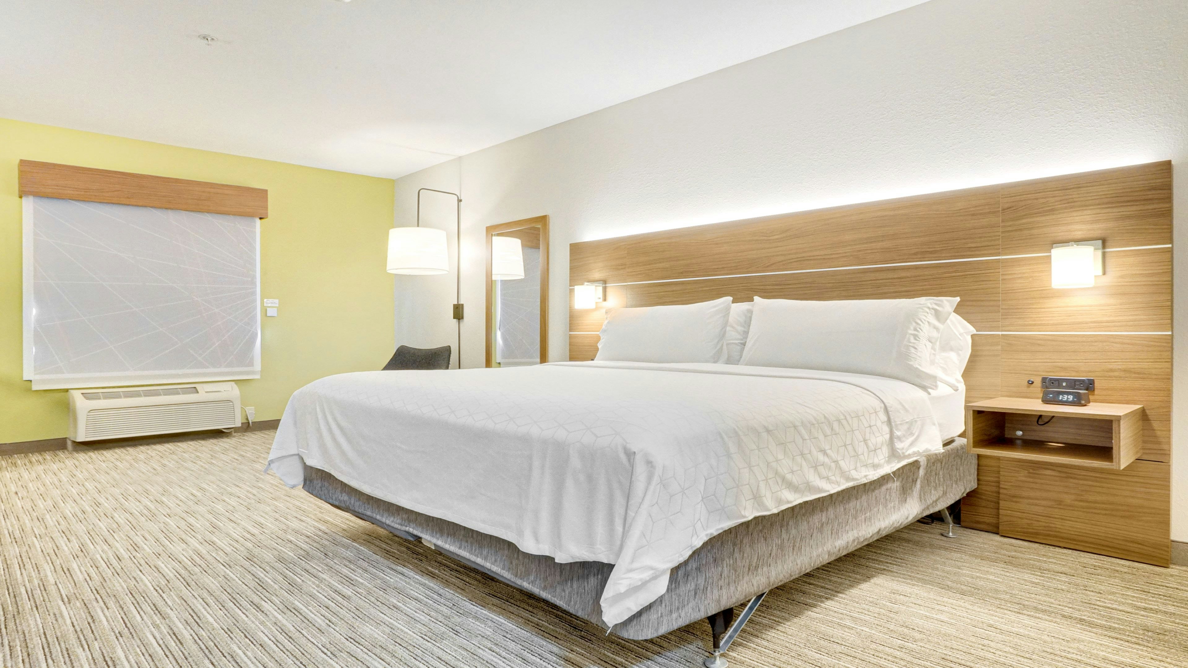 Holiday Inn Express Suites Portland 13/48