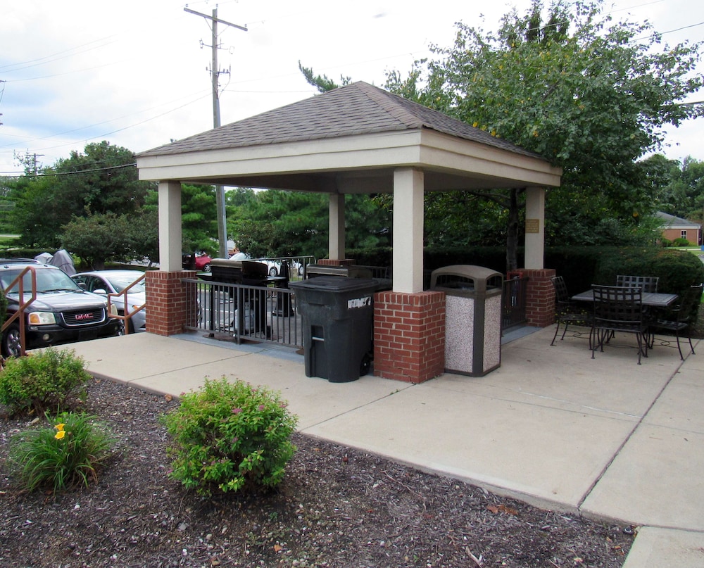 Sonesta Simply Suites Columbus Airport Gahanna 3/32