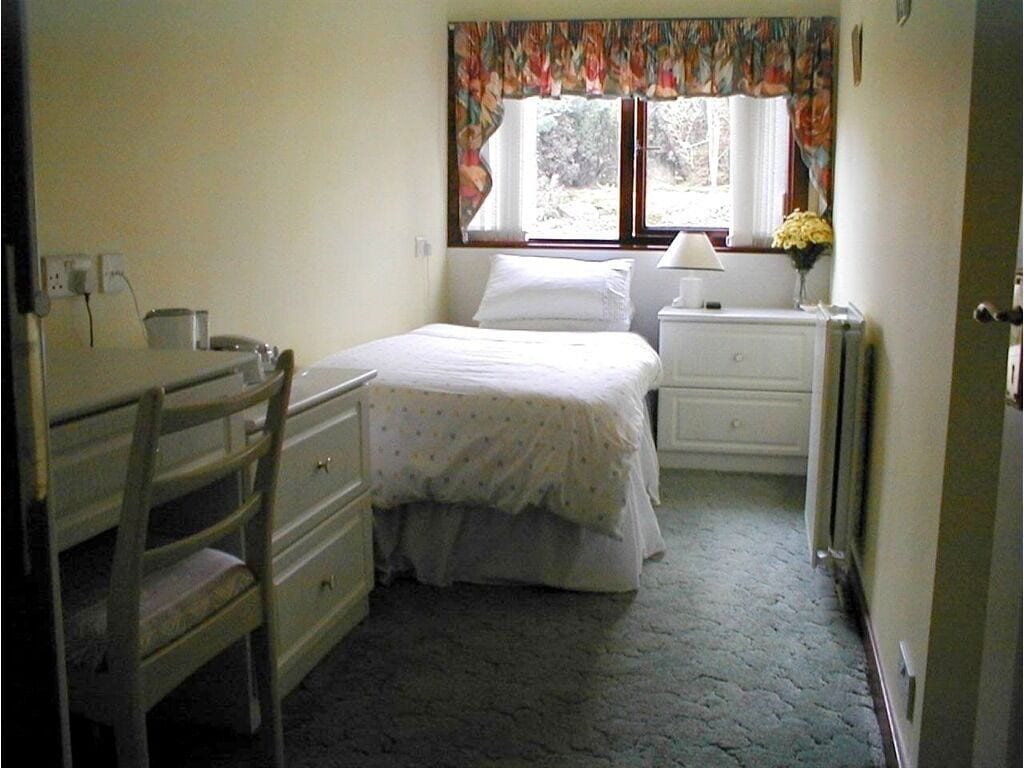 Room, Single, Single Bed