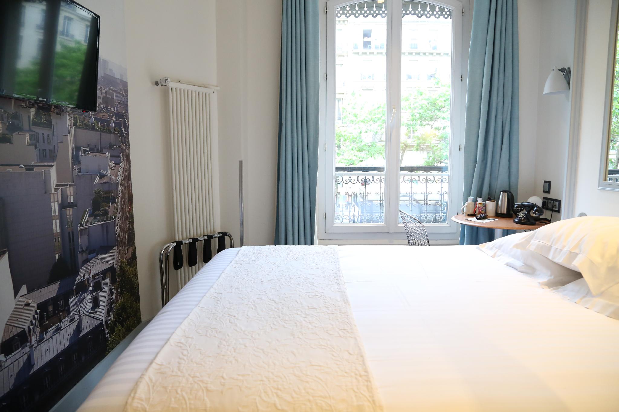 Room, Double Bed, Street View