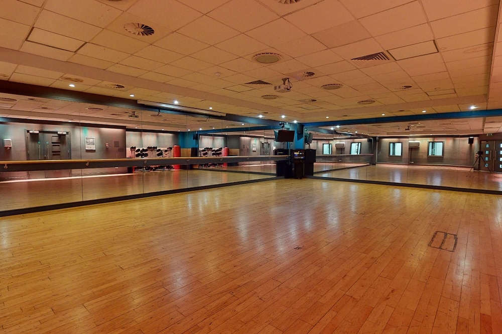 Village Prem Swansea Hotel Leisure Club 27/61