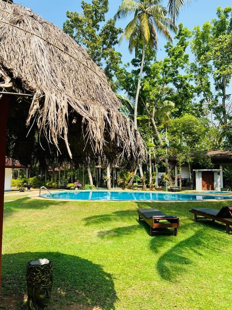 Traum Villa Bentota 40/50