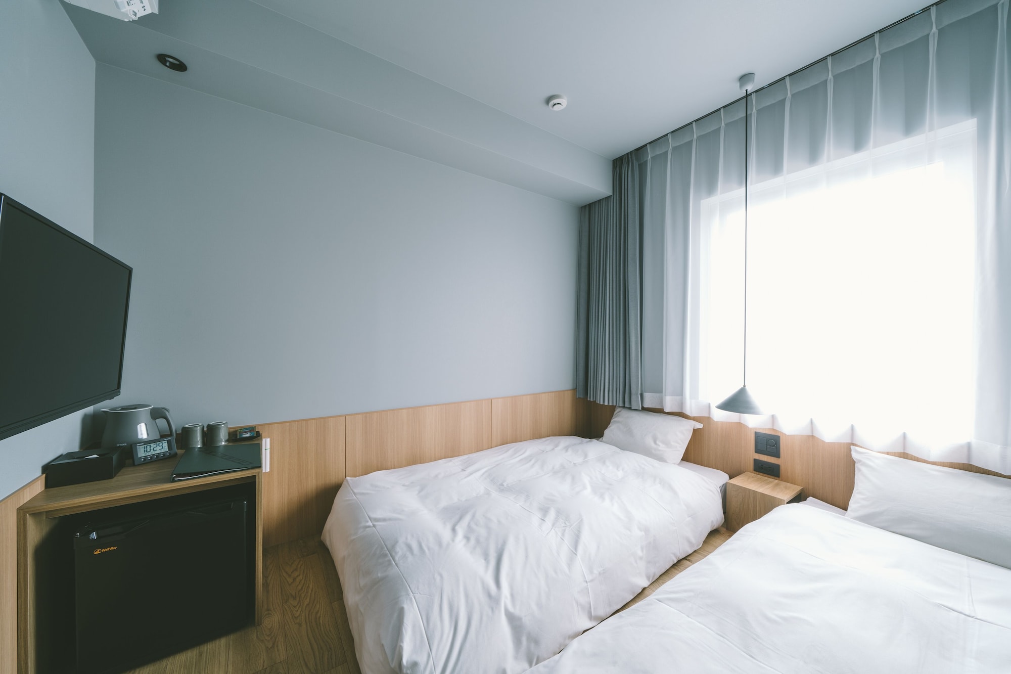 COMPACT, TWIN BEDS