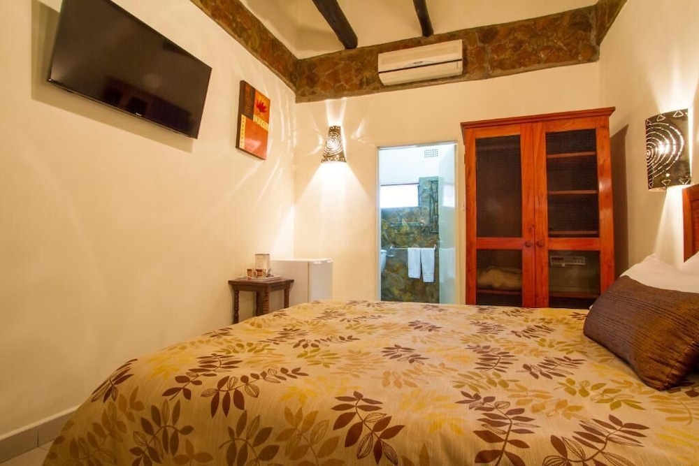 Ngolide Lodge 10/45