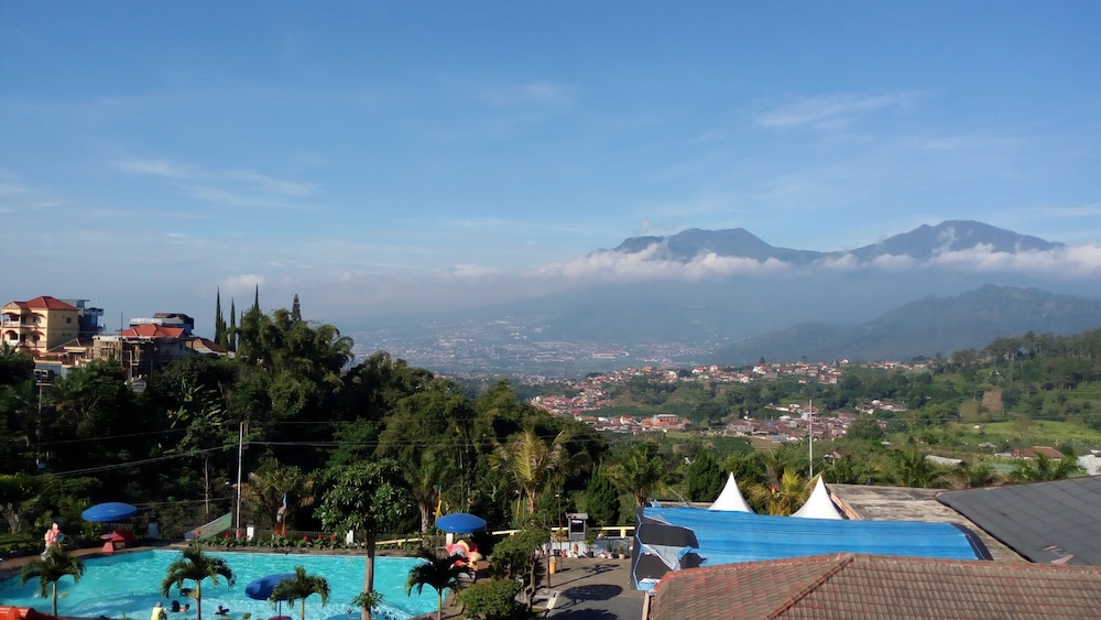 Selecta Hotel Batu Malang - Adults Only 40/50