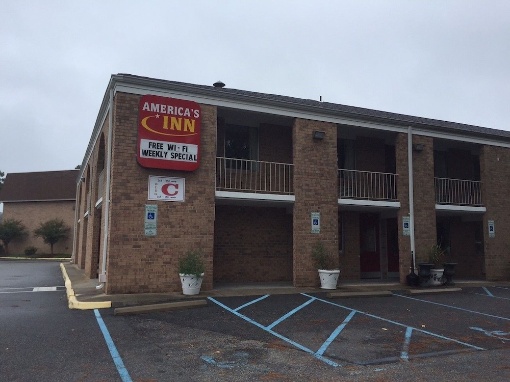 America's Inn 19/22