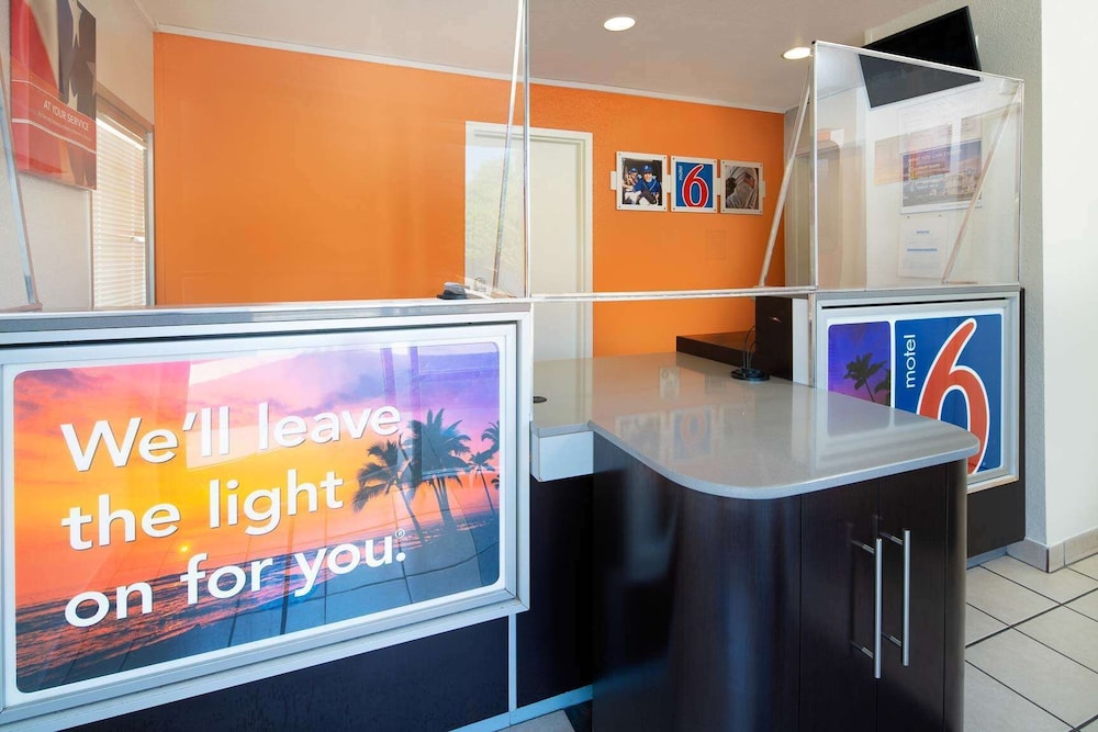 Motel6 Arcadia, CA - Los Angeles - Pasadena Area 7/40