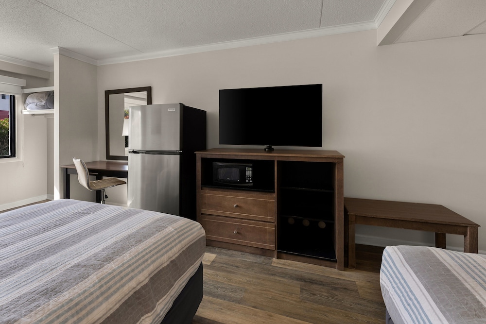 Atlantic Oceanside Dewey Beach Resort 23/50