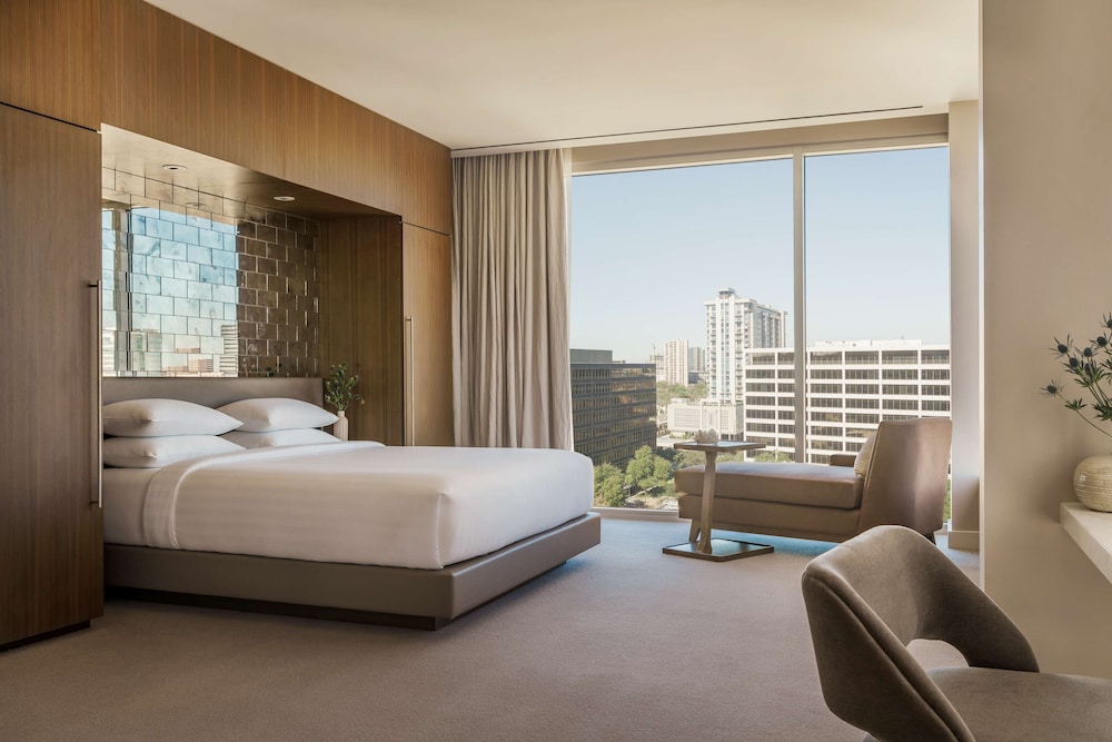 Hyatt Regency Houston/Galleria 24/74