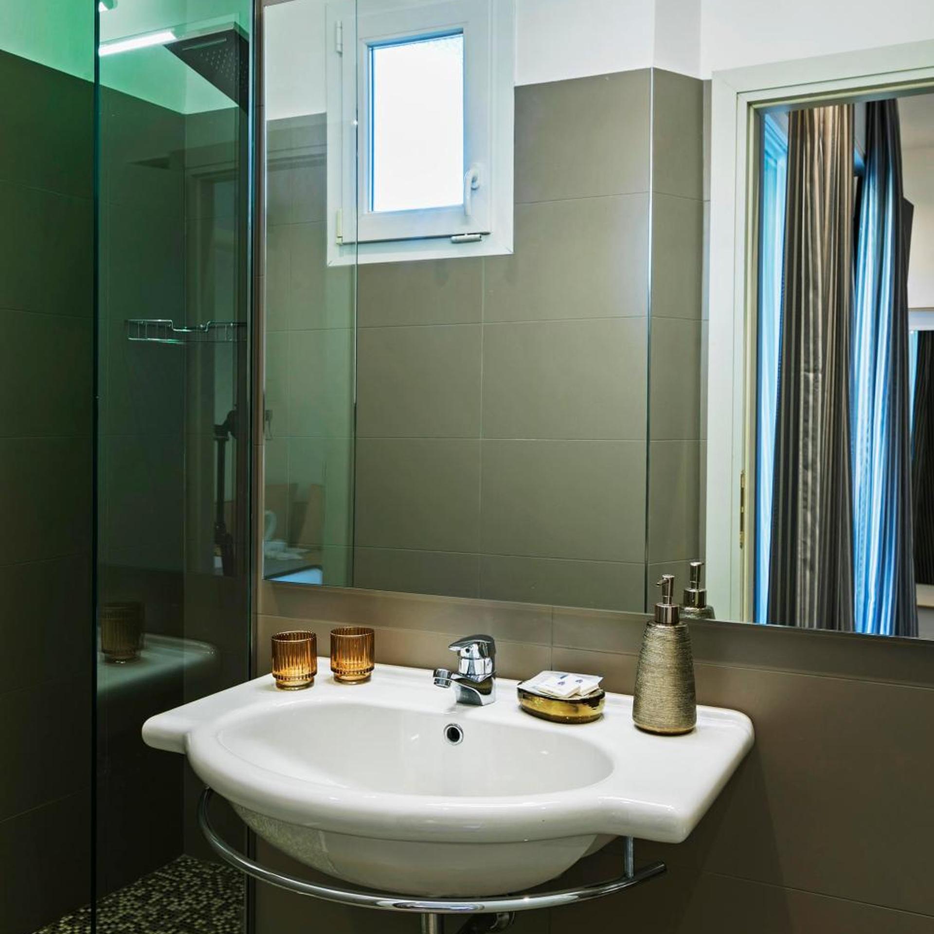 Hotel Des Bains 53/54